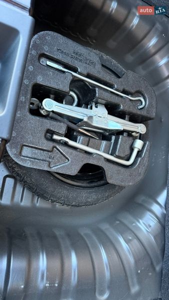 Хэтчбек Nissan Micra 2013 в Киеве