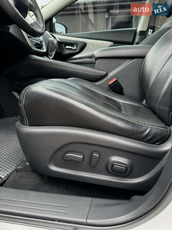 Внедорожник / Кроссовер Nissan Murano 2016 в Новгородке