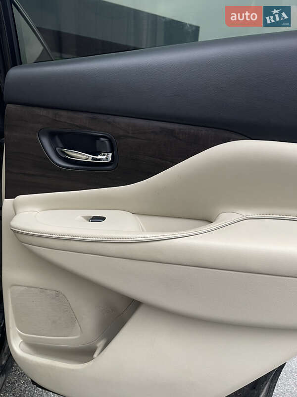 Позашляховик / Кросовер Nissan Murano 2019 в Києві