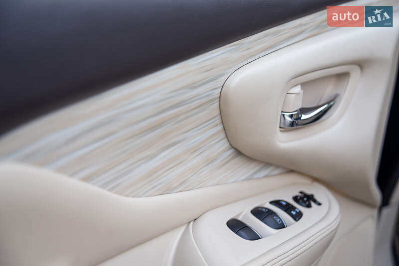 Позашляховик / Кросовер Nissan Murano 2015 в Львові