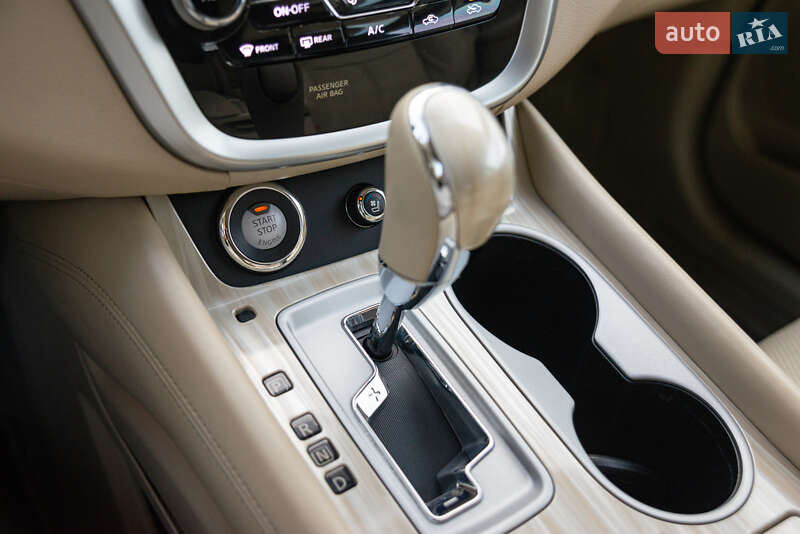 Позашляховик / Кросовер Nissan Murano 2015 в Львові