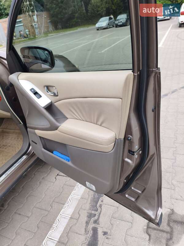 Позашляховик / Кросовер Nissan Murano 2011 в Києві