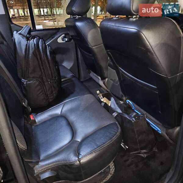 Пикап Nissan Navara 2010 в Киеве