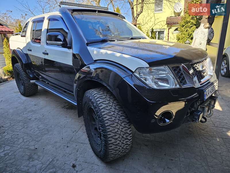Пикап Nissan Navara 2010 в Киеве