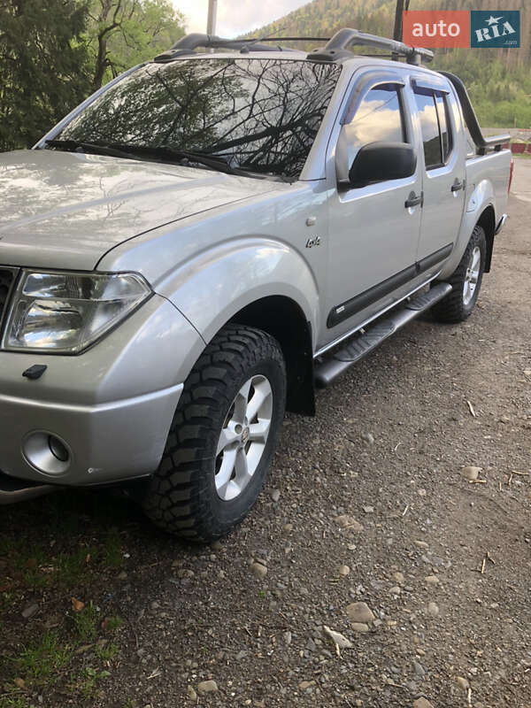 Пікап Nissan Navara 2006 в Міжгір'ї