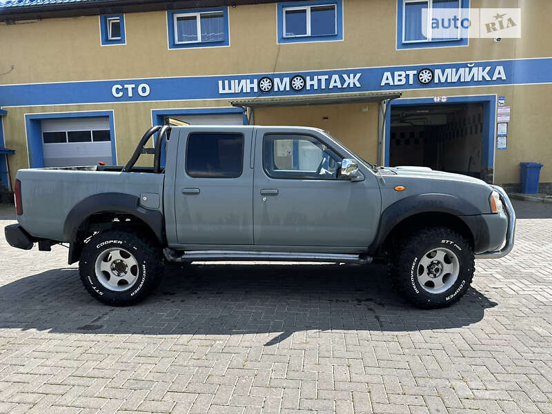 Пікап Nissan Navara 2003 в Міжгір'ї