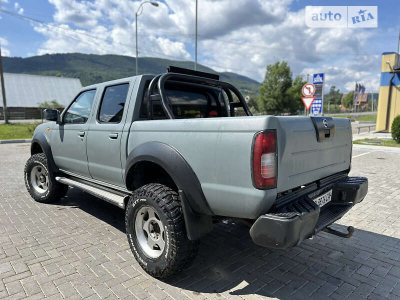 Пікап Nissan Navara 2003 в Міжгір'ї