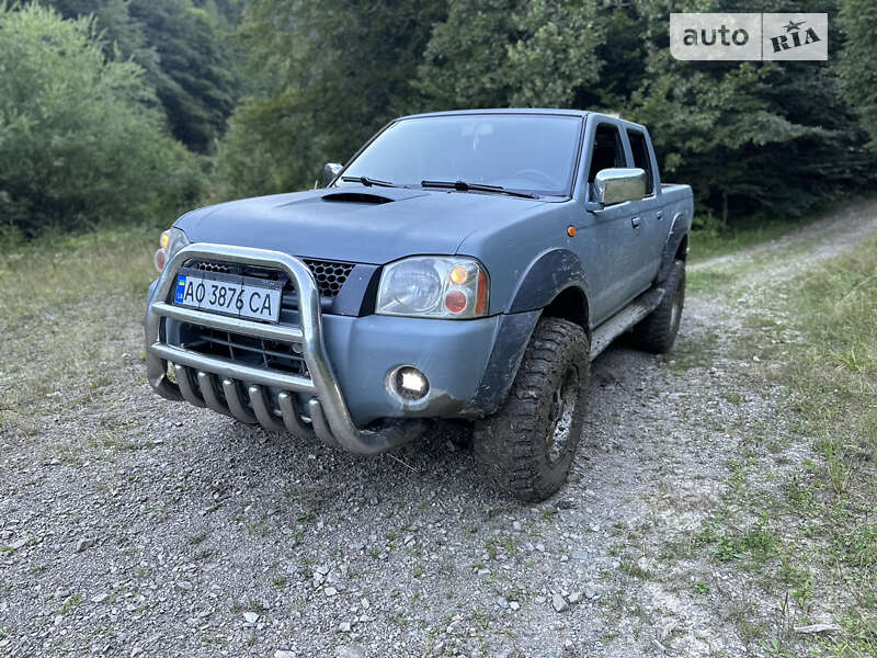 Пікап Nissan Navara 2003 в Міжгір'ї