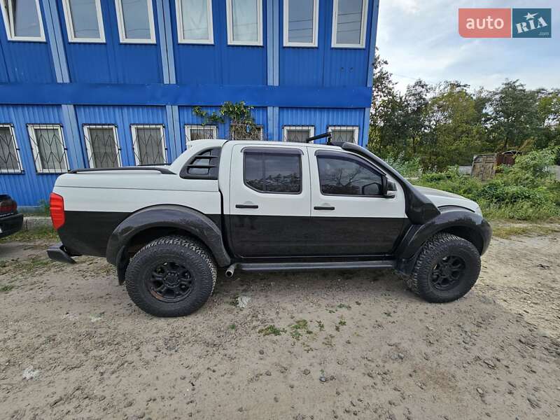 Пикап Nissan Navara 2010 в Киеве