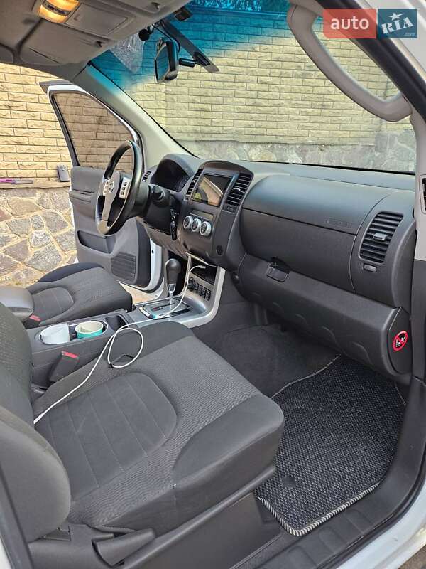 Пикап Nissan Navara 2014 в Полтаве