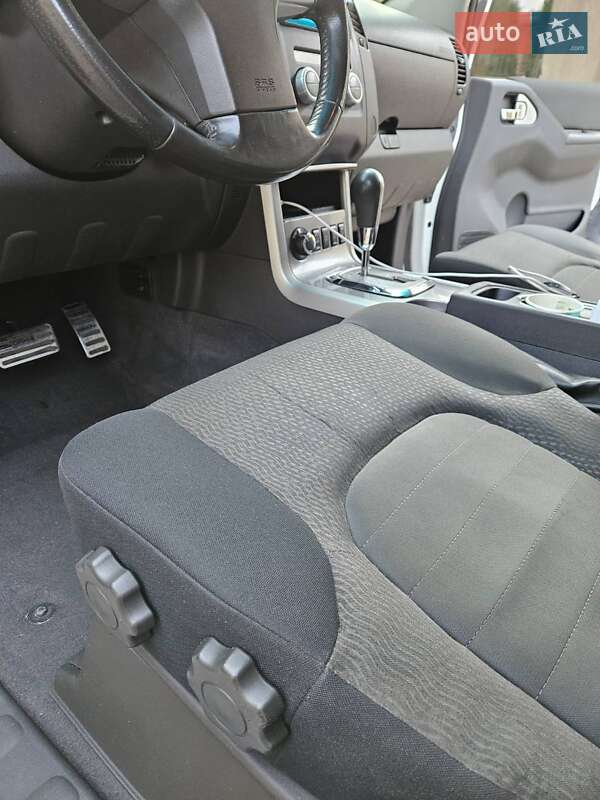 Пикап Nissan Navara 2014 в Полтаве