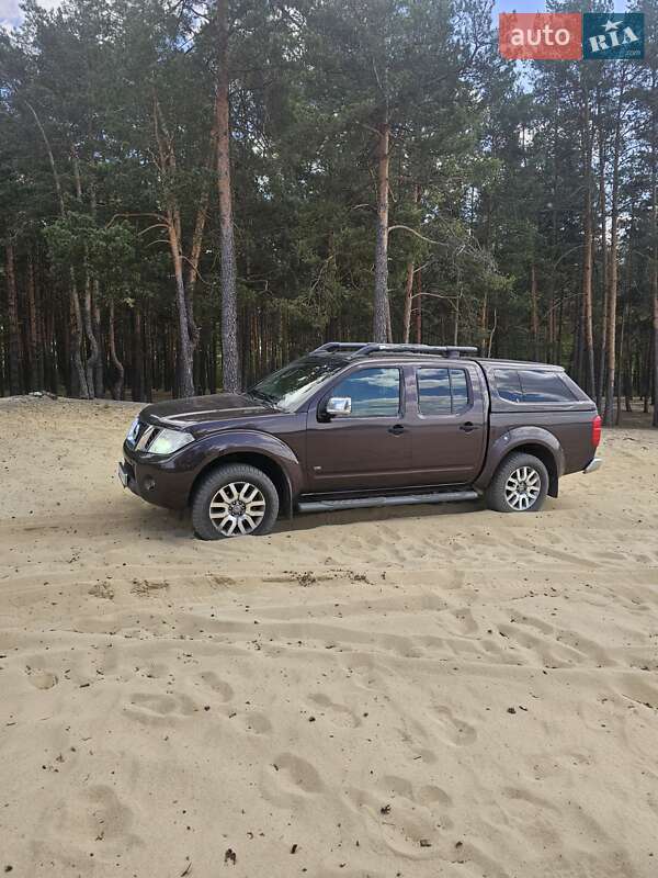 Пикап Nissan Navara 2012 в Сарнах