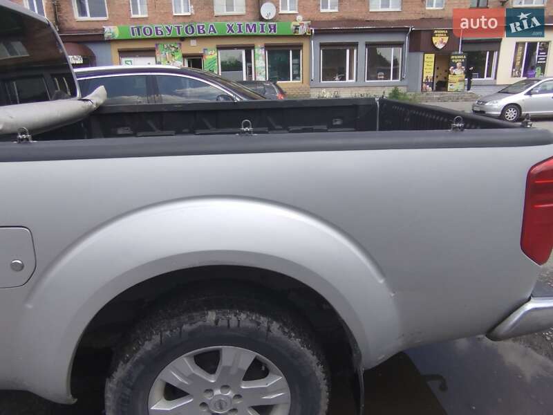 Пикап Nissan Navara 2005 в Полонном