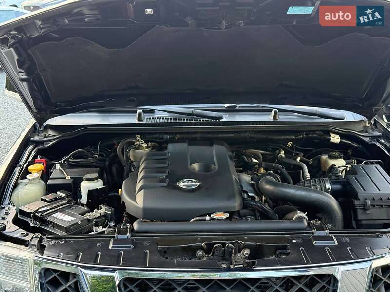 Пікап Nissan Navara 2012 в Хмельницькому