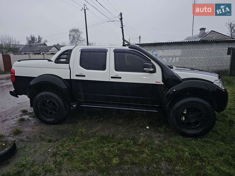 Пікап Nissan Navara 2010 в Києві