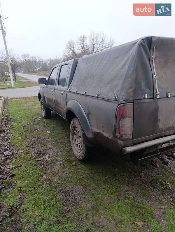 Пикап Nissan Navara 2010 в Васильковке