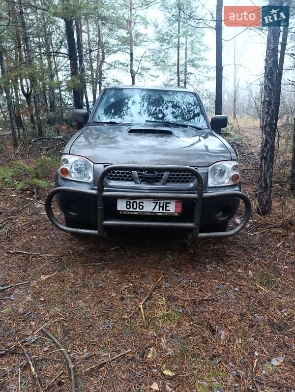 Пикап Nissan Navara 2010 в Васильковке