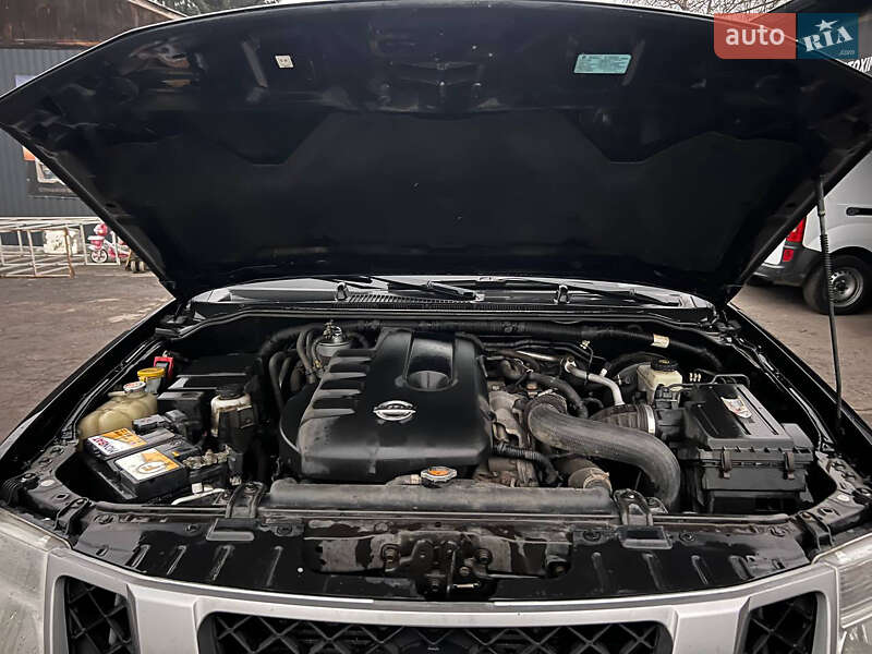 Пікап Nissan Navara 2012 в Хмільнику