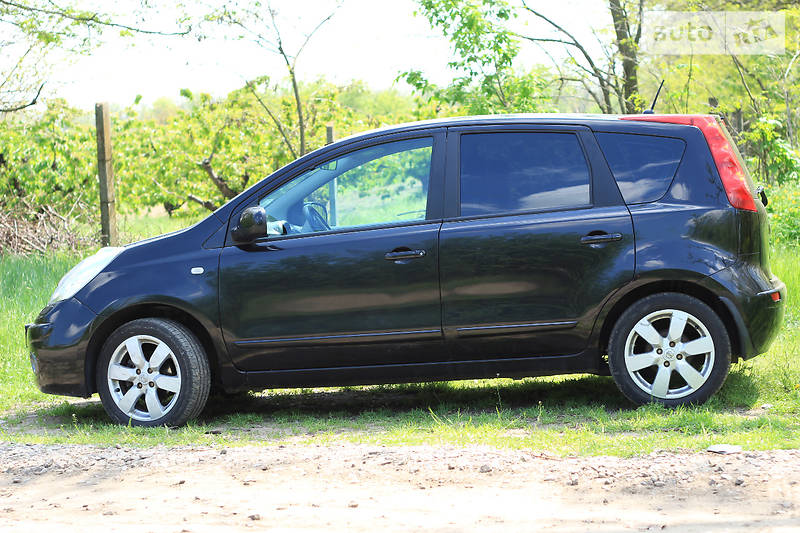 Хэтчбек Nissan Note 2008 в Мелитополе