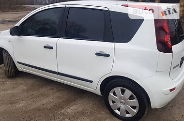 Хетчбек Nissan Note 2011 в 