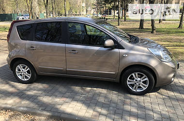 Хетчбек Nissan Note 2011 в 