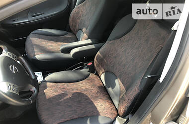 Хетчбек Nissan Note 2011 в 