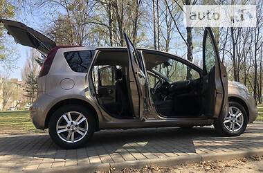 Хетчбек Nissan Note 2011 в 