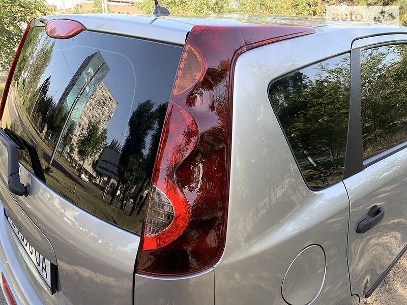 Хетчбек Nissan Note 2013 в Дніпрі