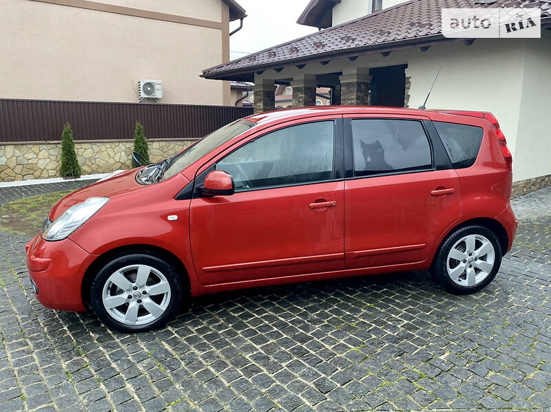 Хэтчбек Nissan Note 2009 в Тернополе