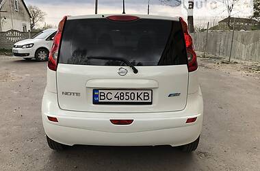 Хэтчбек Nissan Note 2011 в Городке