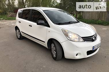 Хэтчбек Nissan Note 2011 в Городке