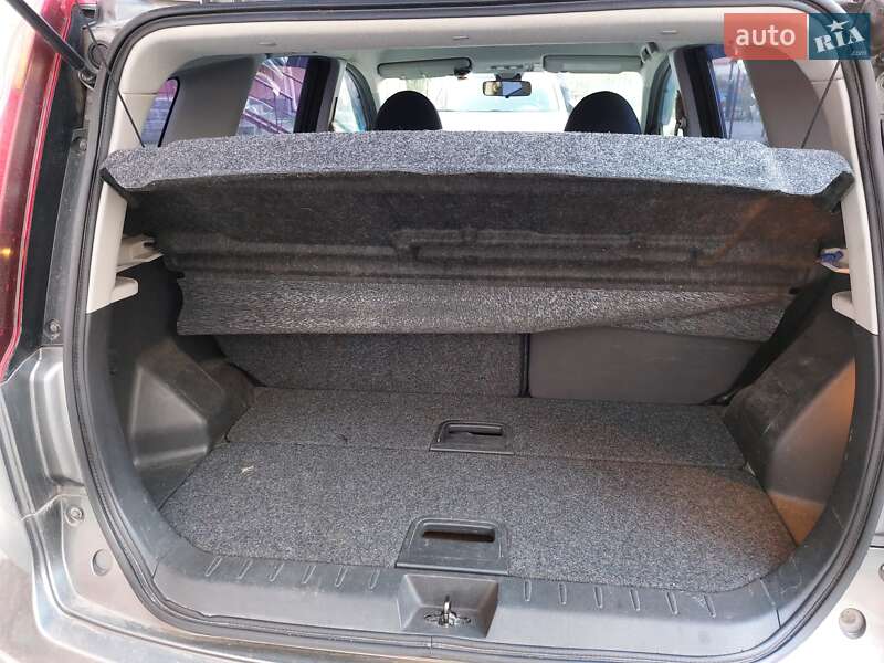 Хетчбек Nissan Note 2011 в Тернополі