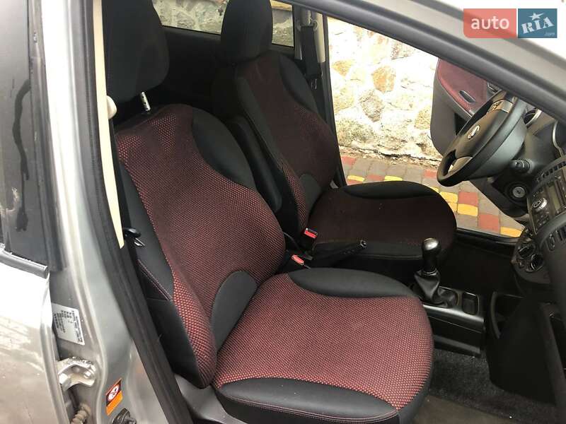 Хэтчбек Nissan Note 2008 в Днепре