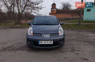 Хэтчбек Nissan Note 2006 в Дубно