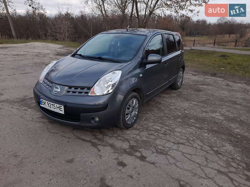 Хэтчбек Nissan Note 2006 в Дубно фото 5 Хэтчбек Nissan Note 2006 в Дубно