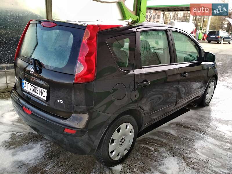 Хэтчбек Nissan Note 2007 в Долине