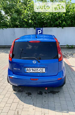 Хэтчбек Nissan Note 2008 в 