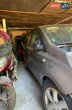 Хэтчбек Nissan Note 2007 в Остер
