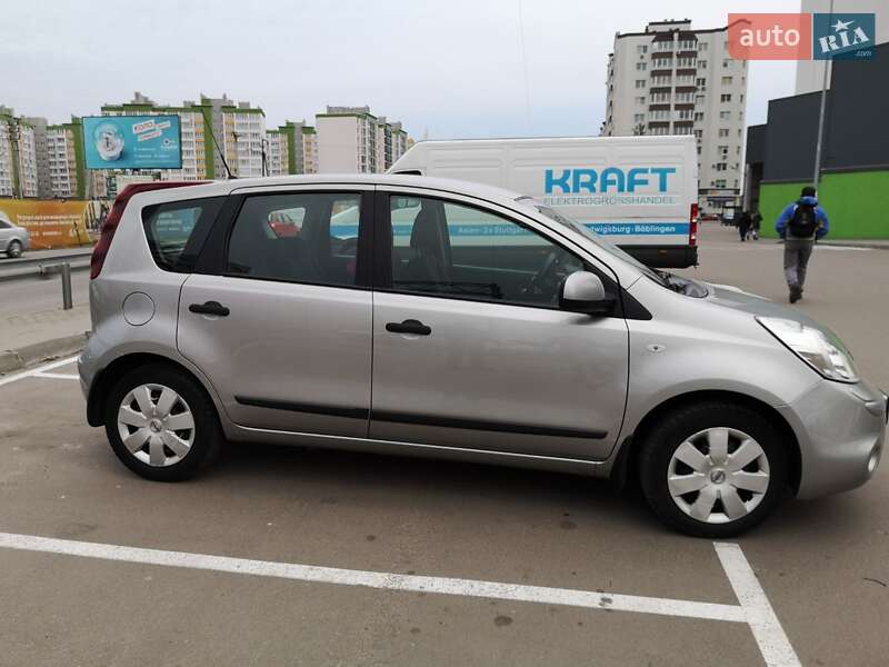 Хетчбек Nissan Note 2012 в Малині