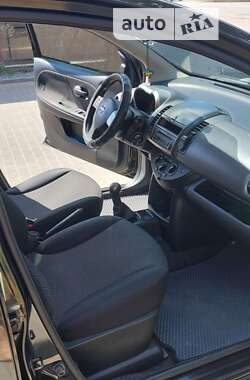 Хэтчбек Nissan Note 2007 в 