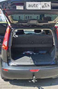Хэтчбек Nissan Note 2007 в 