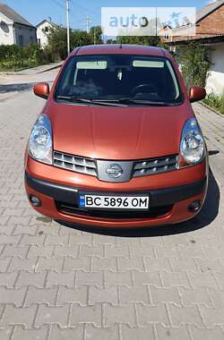 Хэтчбек Nissan Note 2006 в Городке