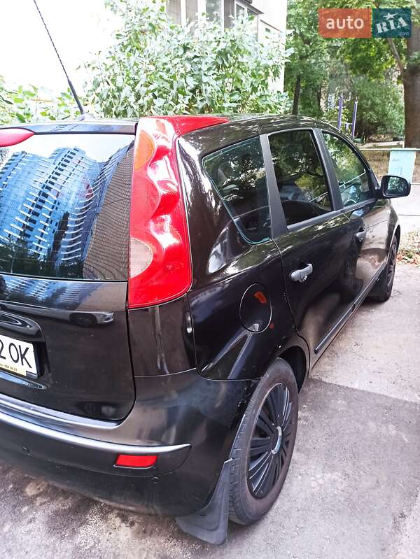 Хэтчбек Nissan Note 2008 в Киеве