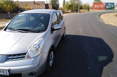 Хэтчбек Nissan Note 2008 в Рени