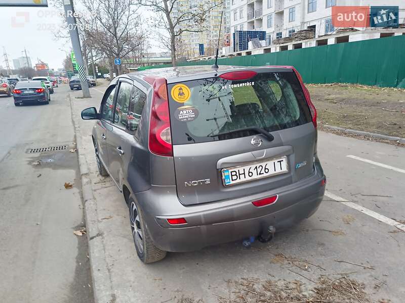 Хэтчбек Nissan Note 2011 в Одессе