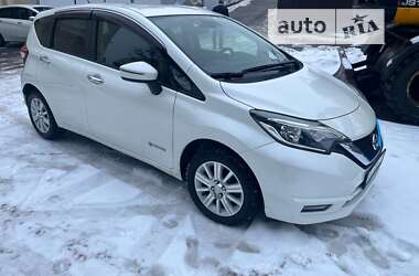 Хэтчбек Nissan Note 2016 в Киеве