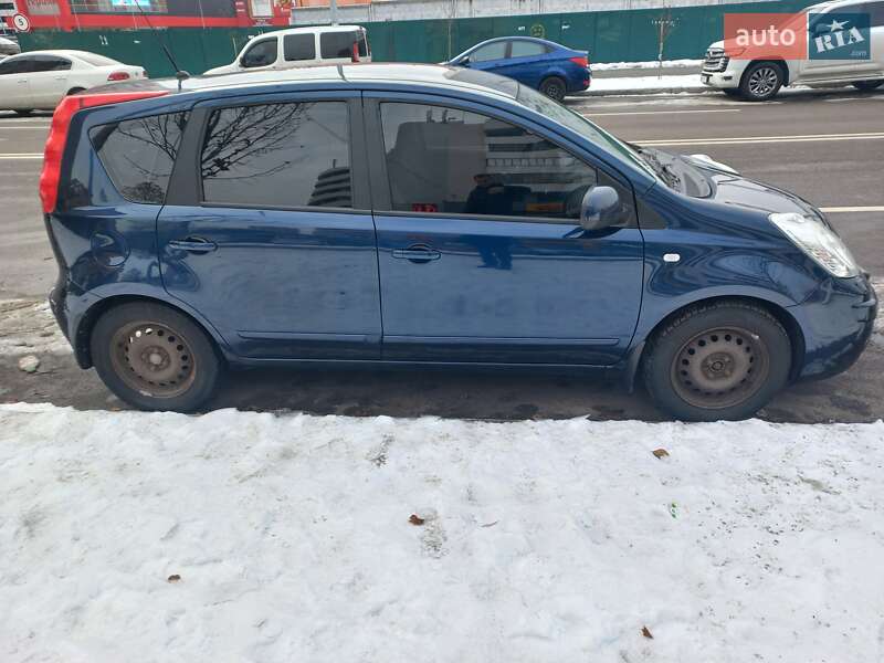 Хэтчбек Nissan Note 2008 в Киеве