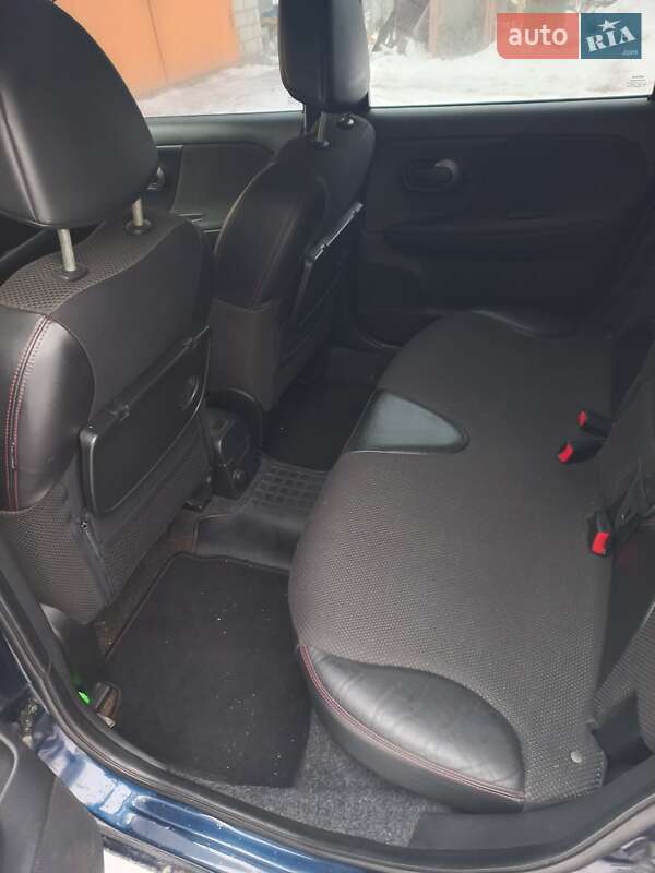Хэтчбек Nissan Note 2008 в Киеве