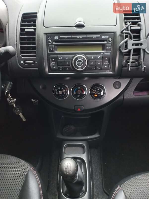 Хэтчбек Nissan Note 2008 в Киеве