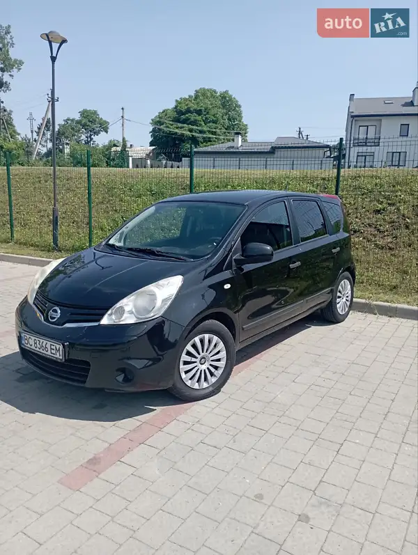 Хетчбек Nissan Note 2011 в 